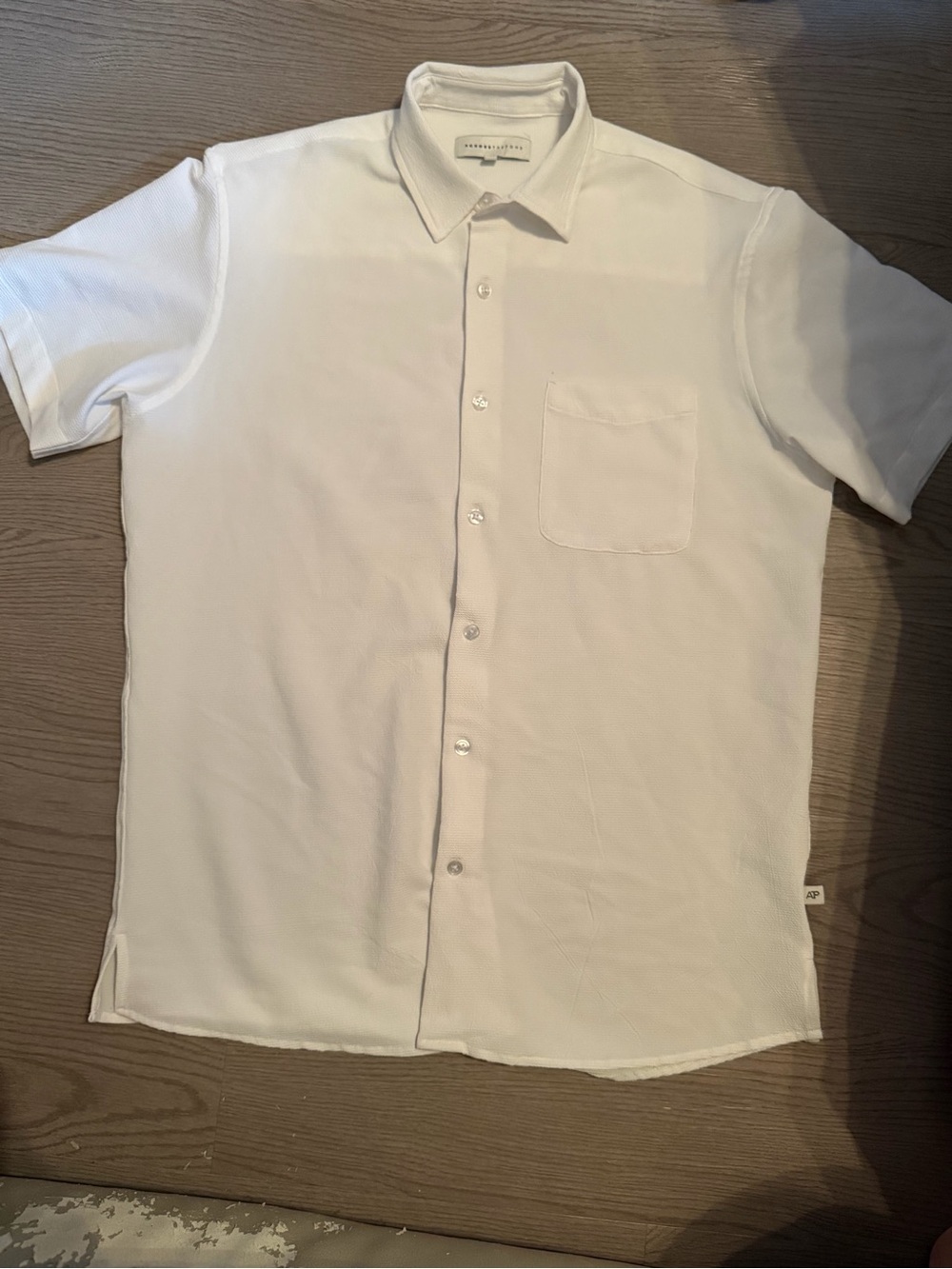 White Short-Sleeve Button Down Shirt - Clean Pocket Detail